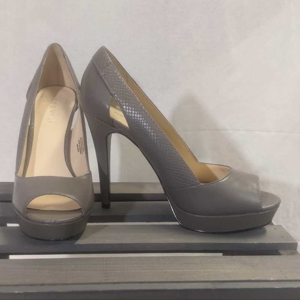 Nine West Size 8 Taupe Spike Heels